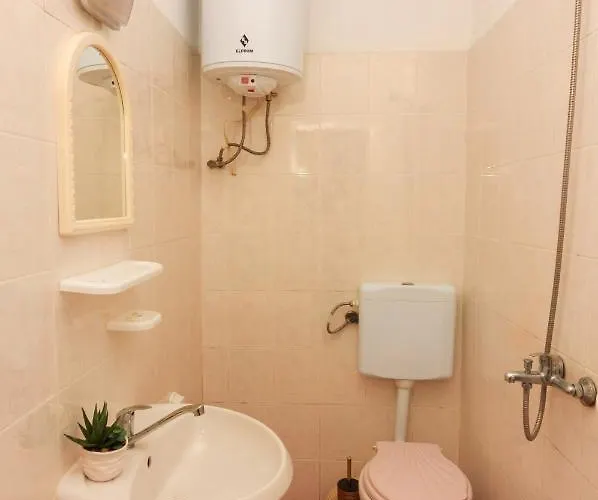 Πανσιόν Rezos