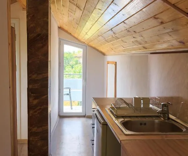 Πανσιόν Rezos 3*