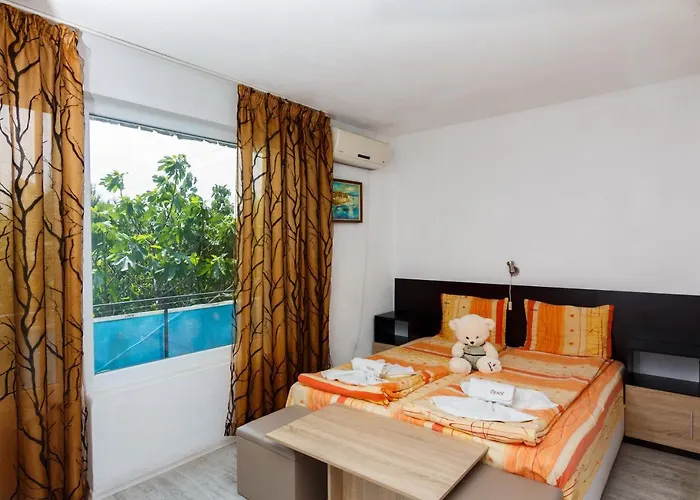 Rezos Πανσιόν 3*