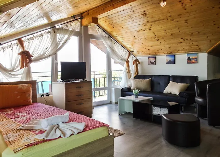 Rezos Πανσιόν